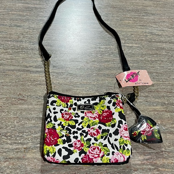 NWT Luv by Betsey Johnson Leo Red LB Double crossbody bag w/ Heart ♥️ keychain - Picture 14 of 16